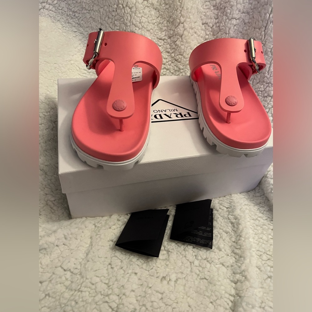 Prada Fussbet Buckle Thong